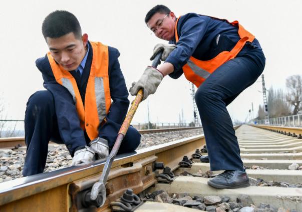 中国铁路局招聘什么条件,2023年铁路局招聘大专生各专业