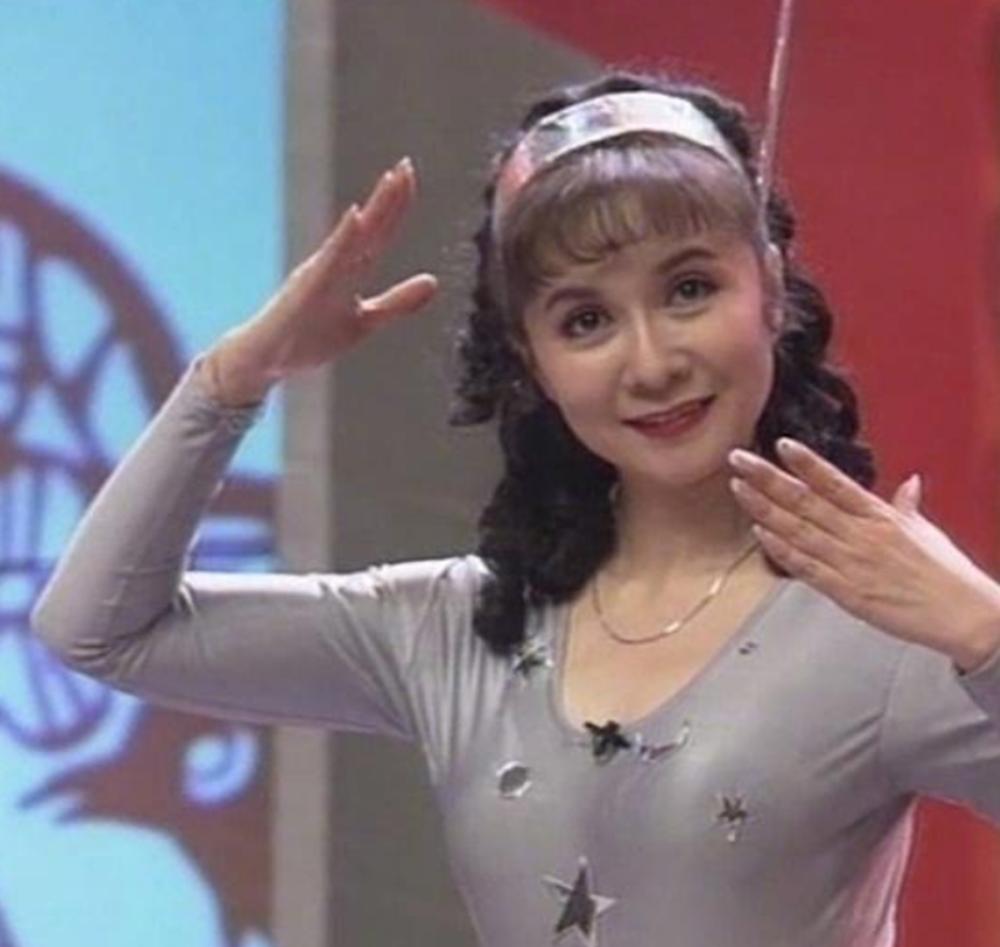 丁丁与蔡明关系,丁丁和蔡明什么关系