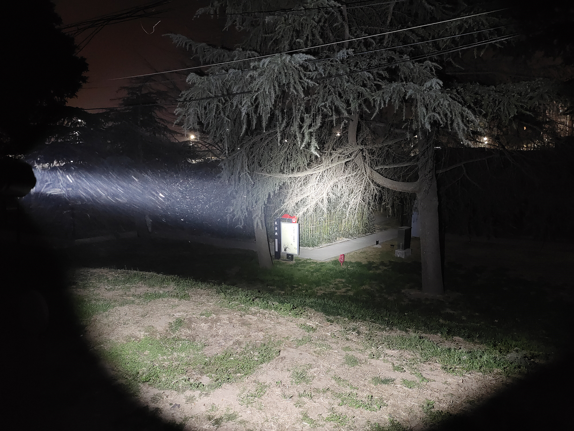 性能强悍再升级，Fenix菲尼克斯TK20RV2.0战术手电体验