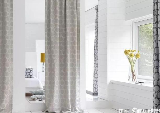 这4种窗帘既实用又美观你家有吗,窗帘是家居装饰不可或缺的一部分