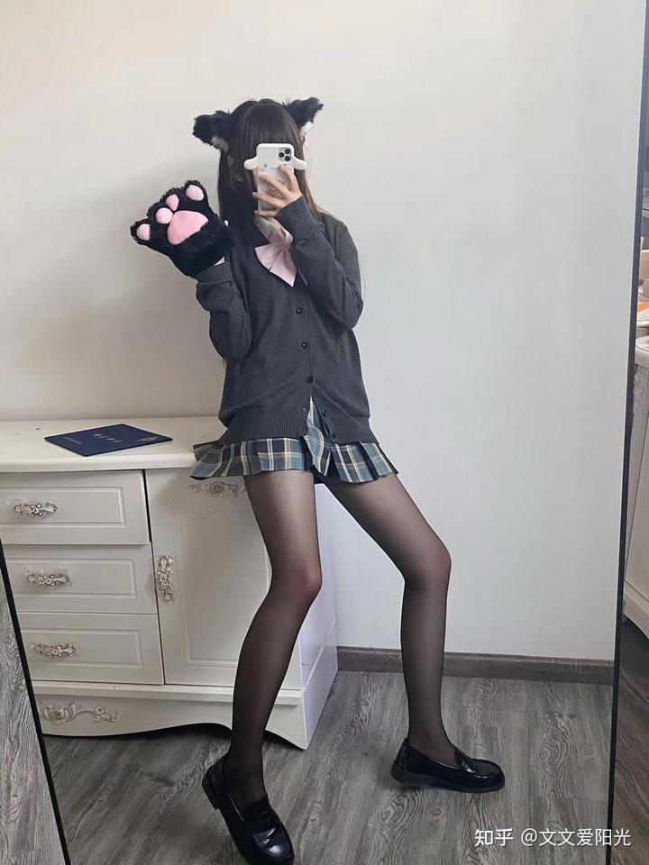 女生怎么穿长筒袜好看,女生怎么穿袜夹