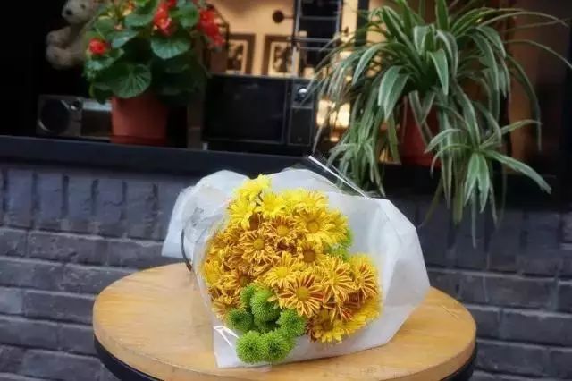 【一束鲜花祭故人】清明送花攻略-爱勤全球购-集团