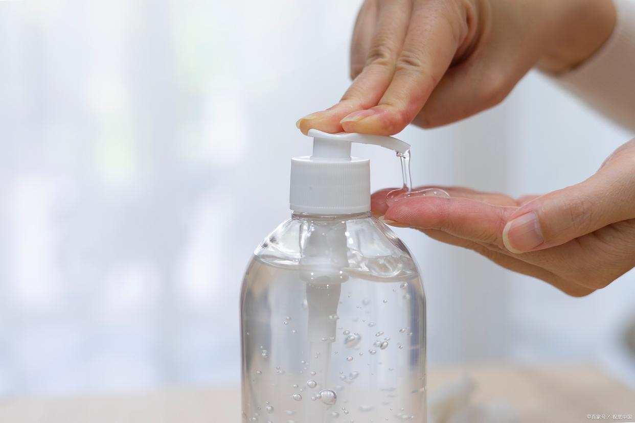 宝宝的奶瓶用开水烫一下就可消毒,开水烫一下奶瓶害了多少孩子