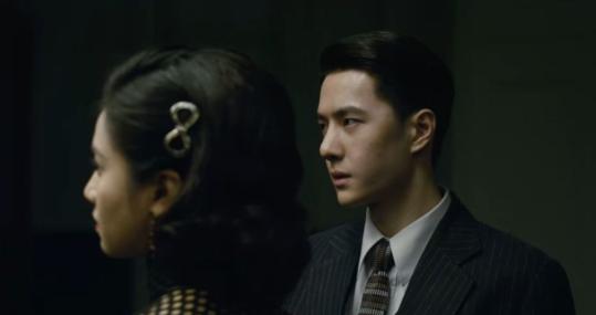 从3个角度对比谍战片《色戒》和《无名》，它们的差距，不止*欲情**