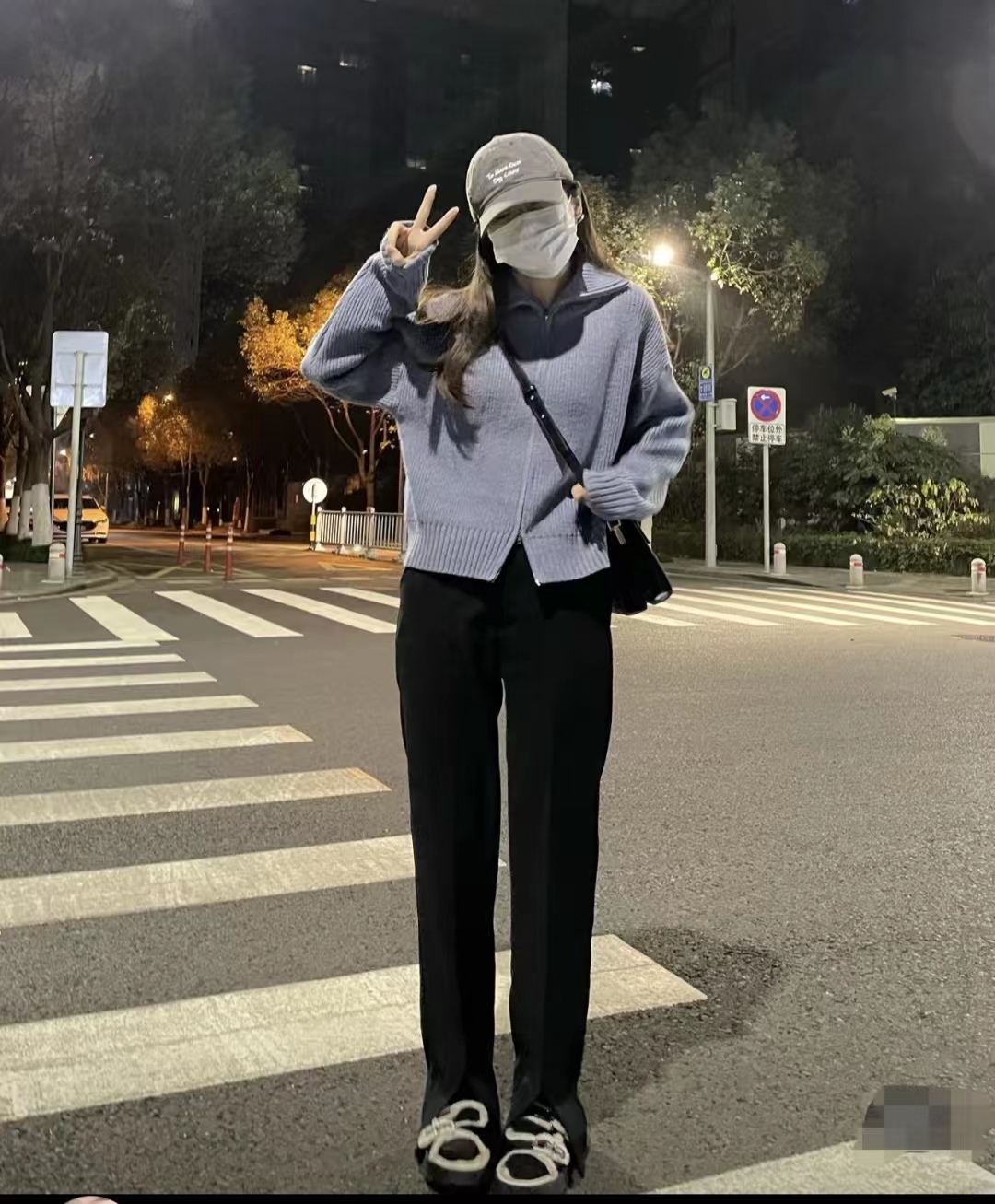 燕麦色大衣内搭什么颜色毛衣,燕麦色大衣高级穿搭图片