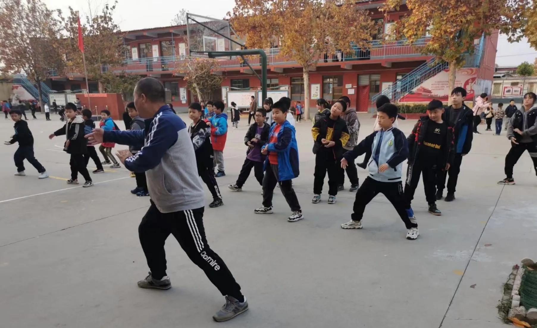 小学生在校体育活动时间不少于,学生在校体育活动不少于多少时间