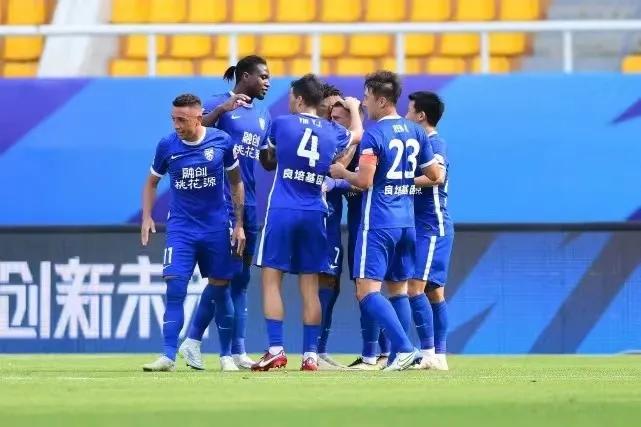 武汉三镇积分榜领先,武汉三镇5-0大胜河北队