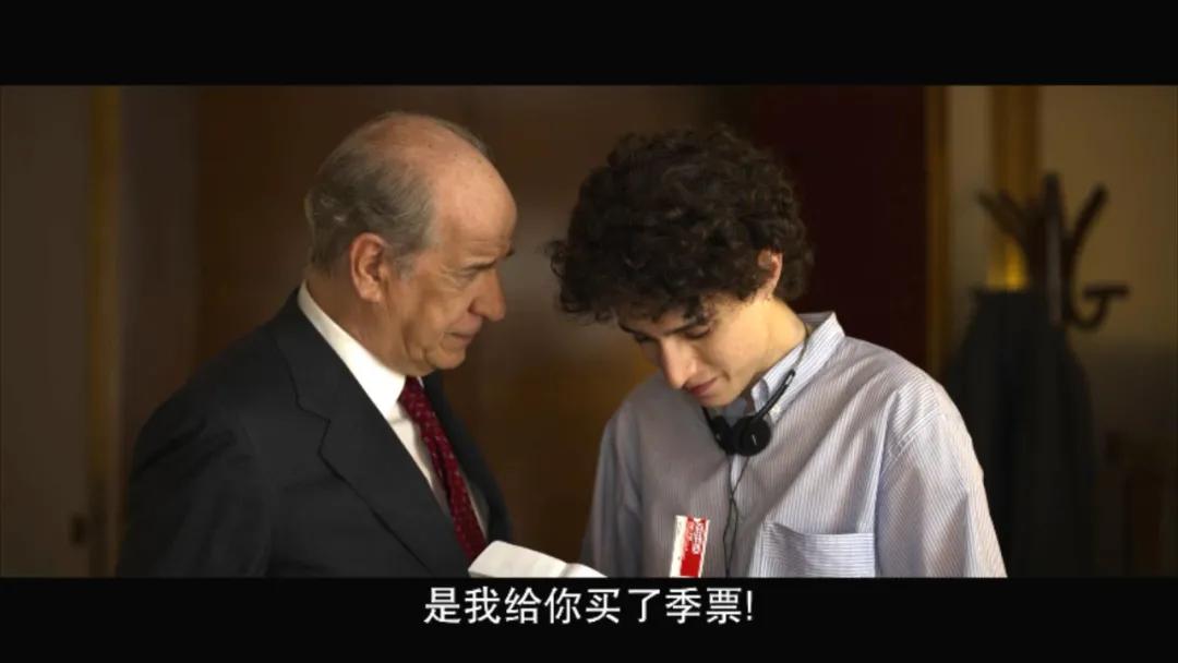 满屏美胸！三观震碎！意大利女人好敢