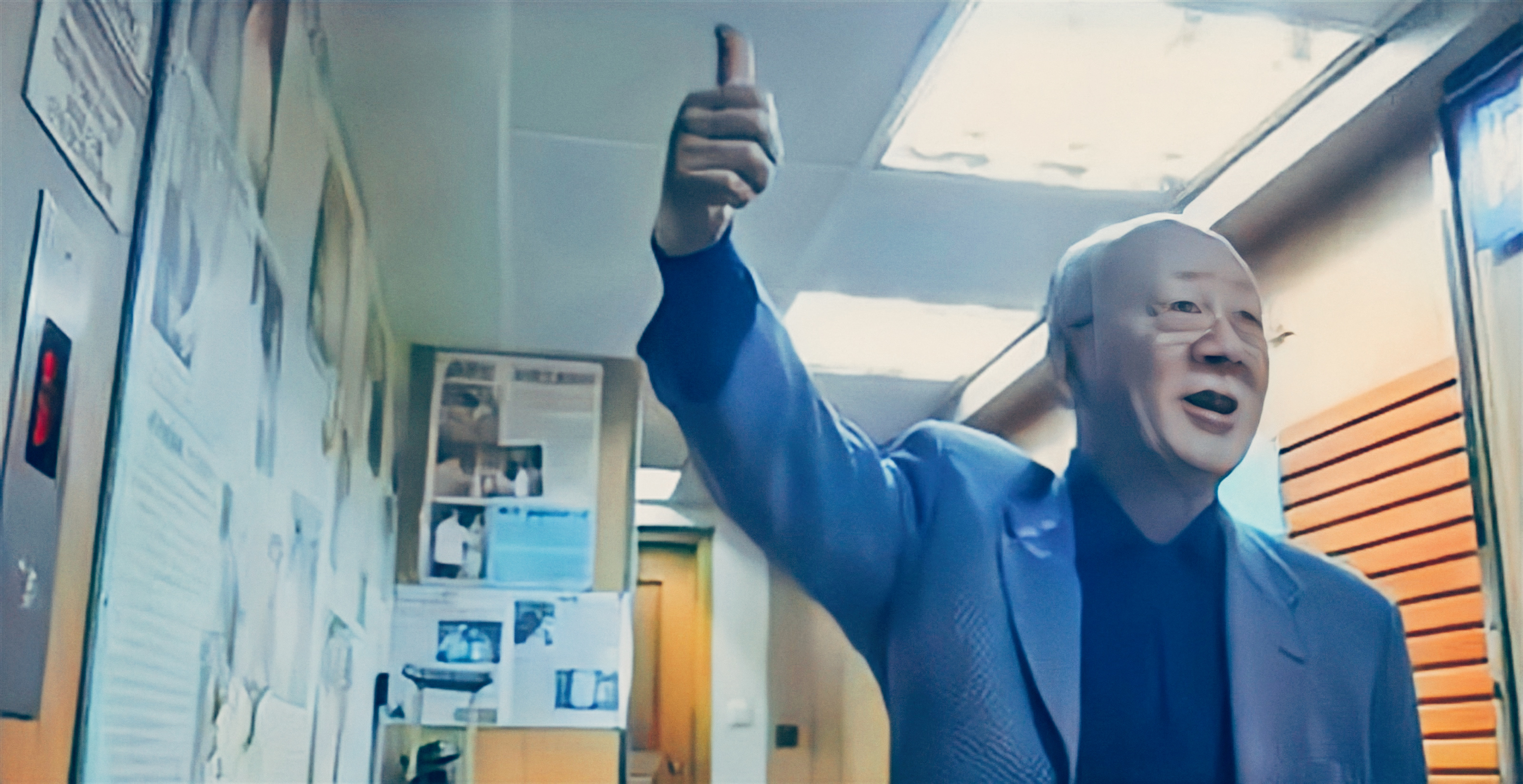 和合图社团龙头“傻佬泰”,江湖人称“湾仔皇帝”,恶斗吕乐20年