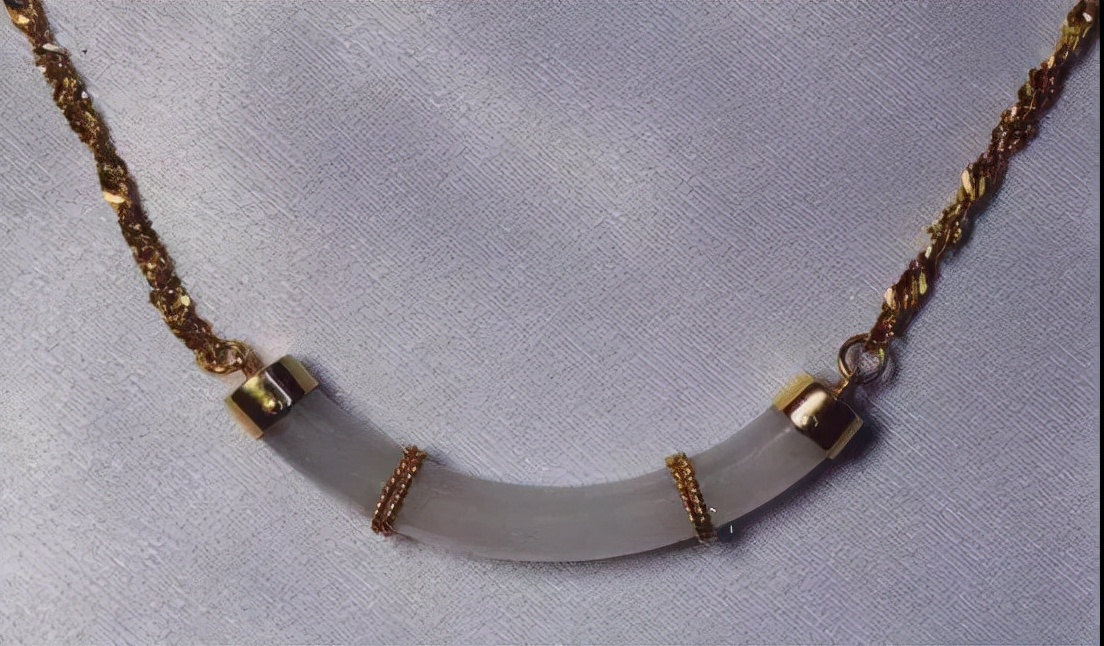 翡翠手镯断了如何修复,翡翠手镯断了修复了有人收吗