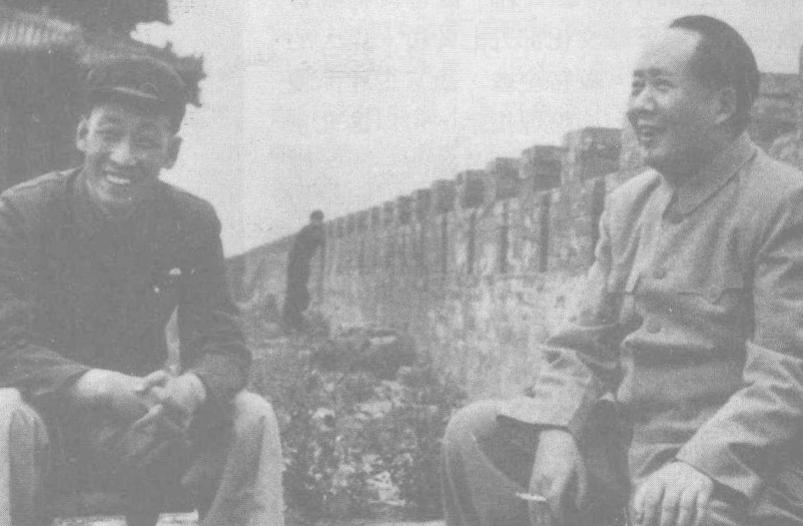 1954年，毛主席曾三次登上故宫城墙，却绝不踏进故宫半步，为何？