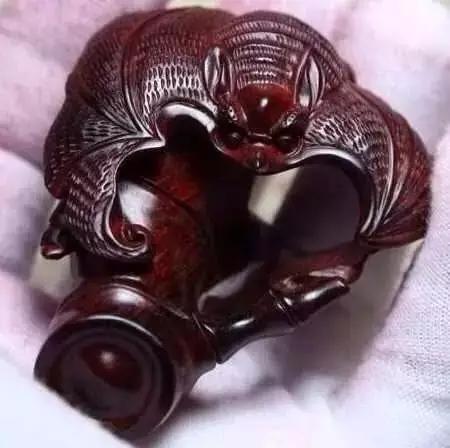 佛手雕件的寓意和象征,翡翠常见的雕件及寓意