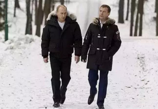 蒙口和大鹅波司登哪个档次高,加拿大鹅跟波司登对比