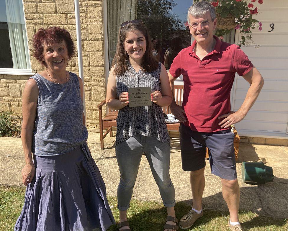 直径十五公里陨石坠落的瞬间,杭州天空疑现陨石为什么这么亮