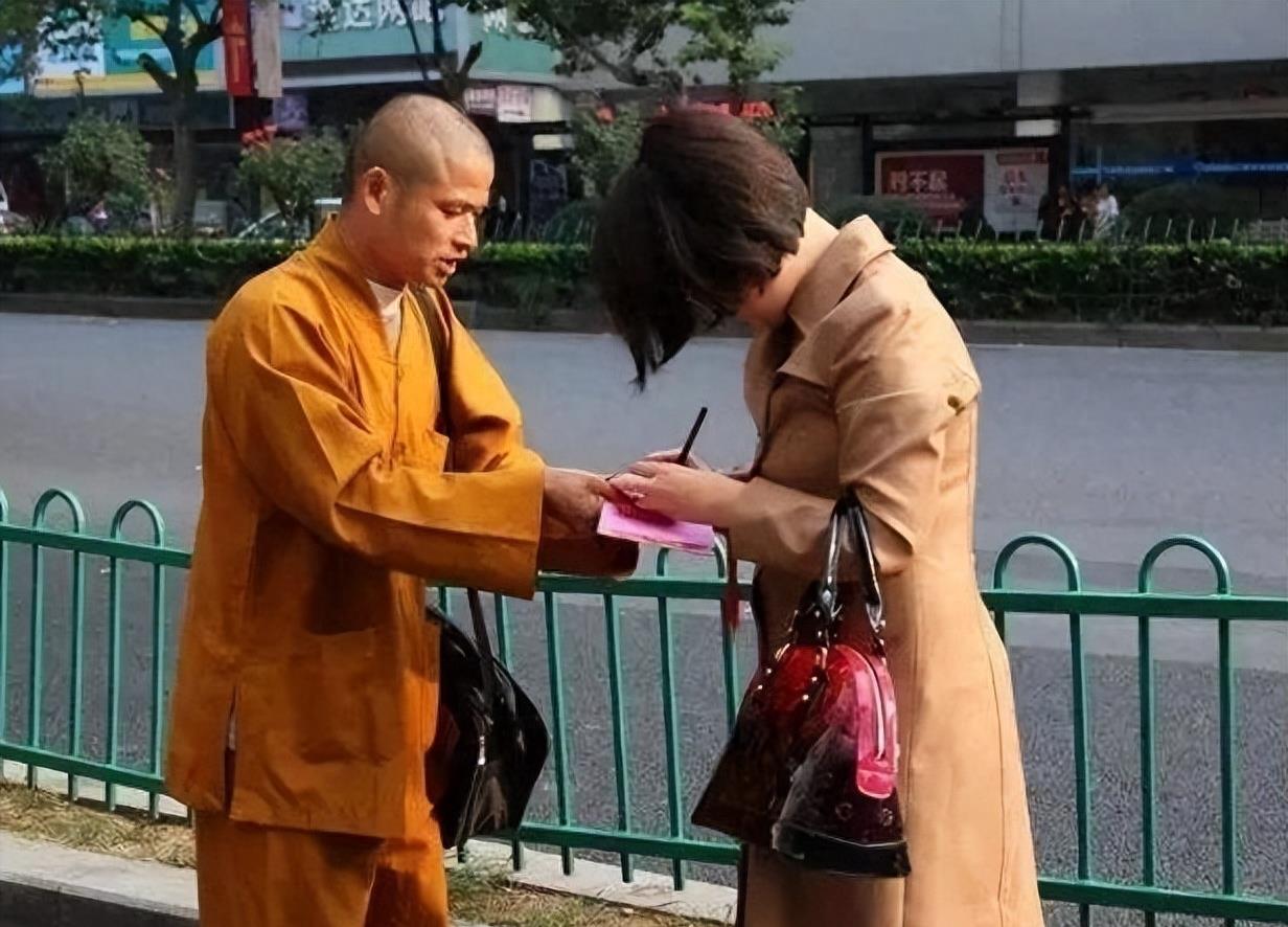 五台山最漂亮的尼姑图片,中国最漂亮尼姑照片五台山