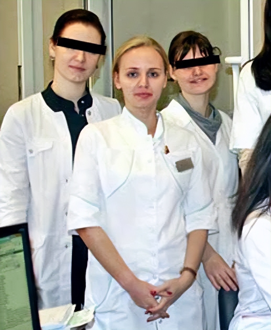 美国宣布制裁普京两个女儿,美国制裁普京的两个女儿