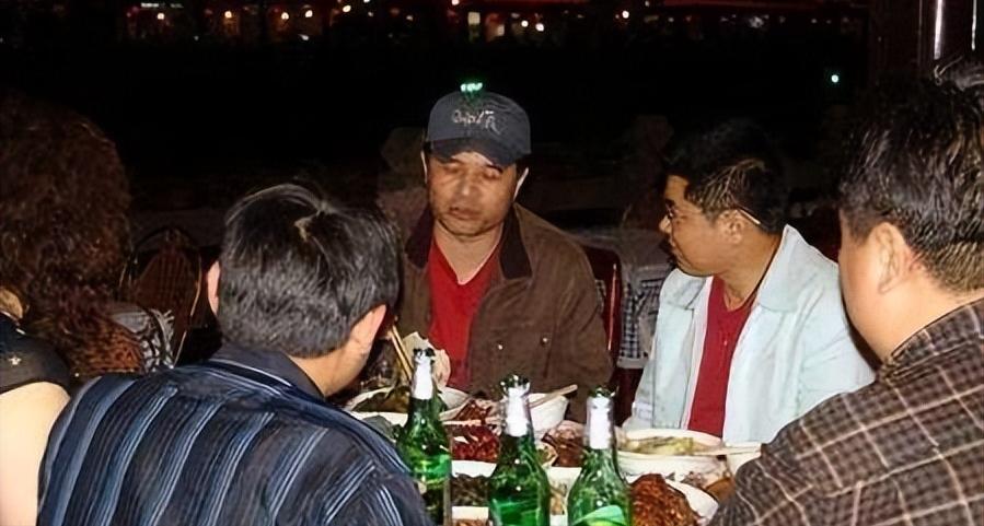 58岁毕福剑离开央视到哪了,离开央视毕福剑现在过得如何