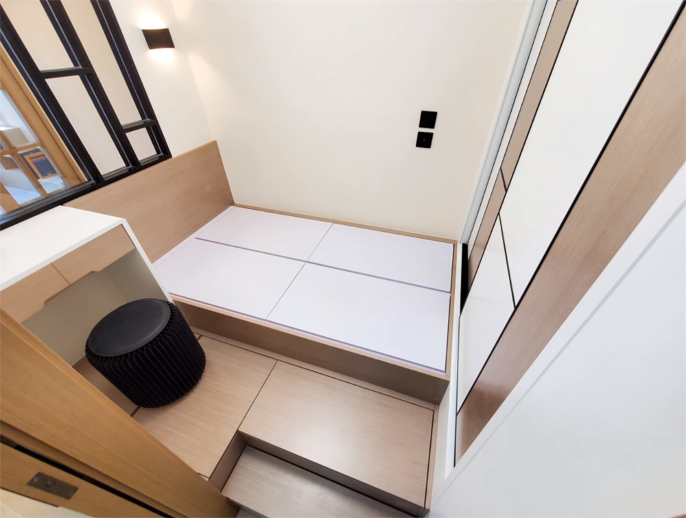 香港蜗居30平米一家三口穷开心,香港一家三口蜗居30平