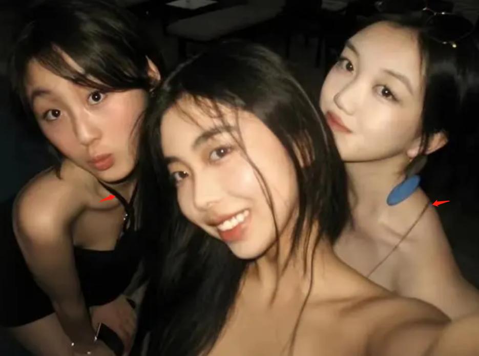 李嫣穿套装长发披肩淑女范十足,李嫣冬天穿吊带图片