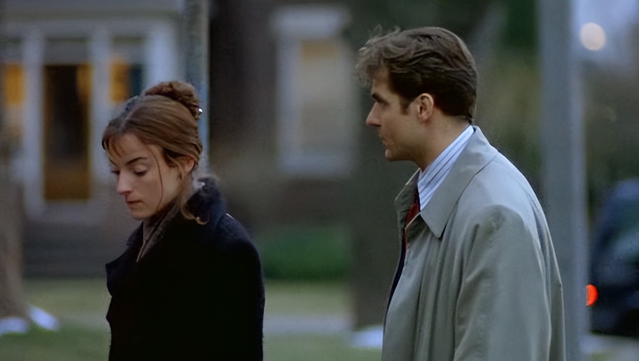 《夜幕低垂》：佩内特导演生涯中的一部佳作，浅析他的电影风格