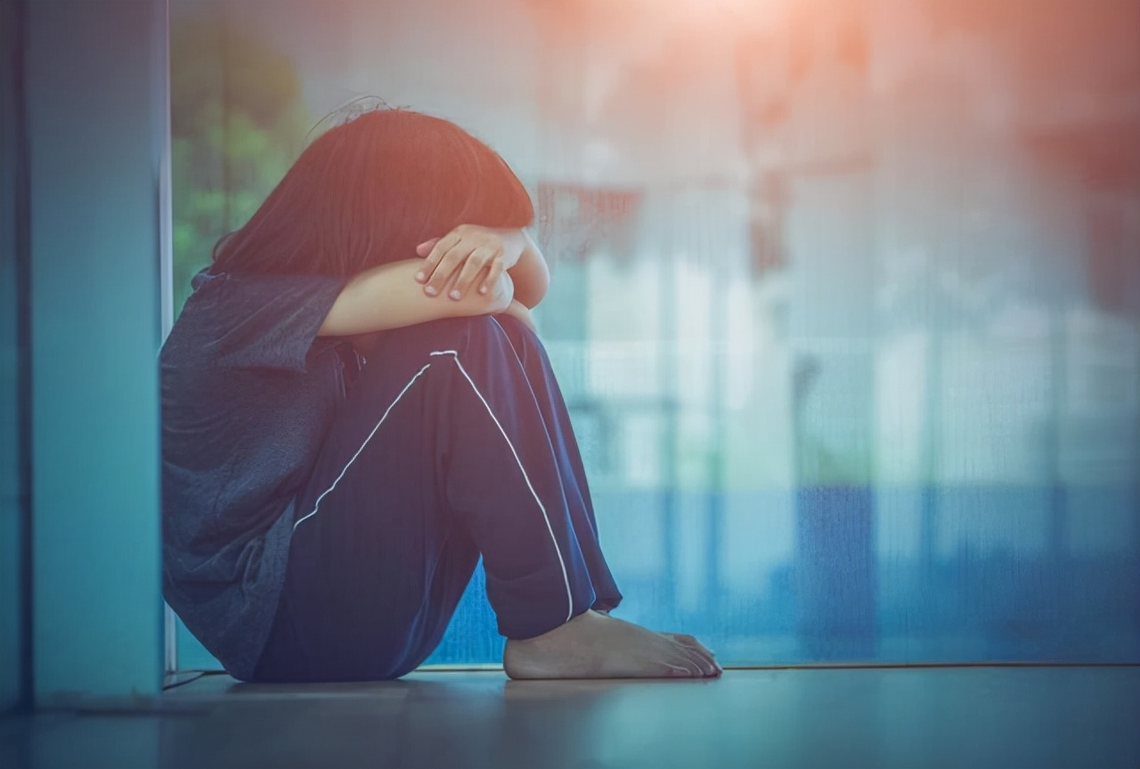 《房思琪的初恋乐园》：一个真实可怕的故事，老师性侵年*女幼**生