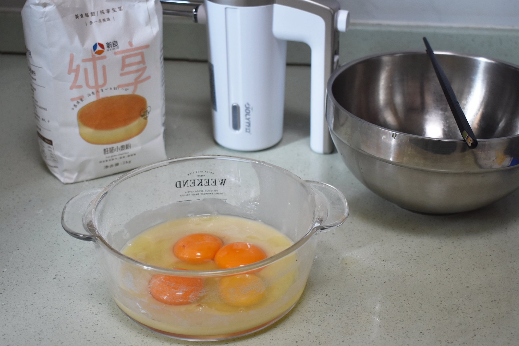 蓬松柔软的蛋糕该怎么做,用烤箱怎么做蛋糕蓬松柔软