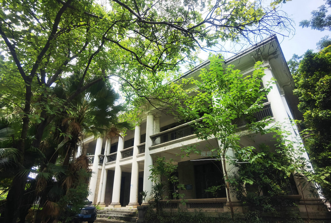 他被称为“沙面建筑之父”，旧居在养老院旁，曾被称“广州白宫”