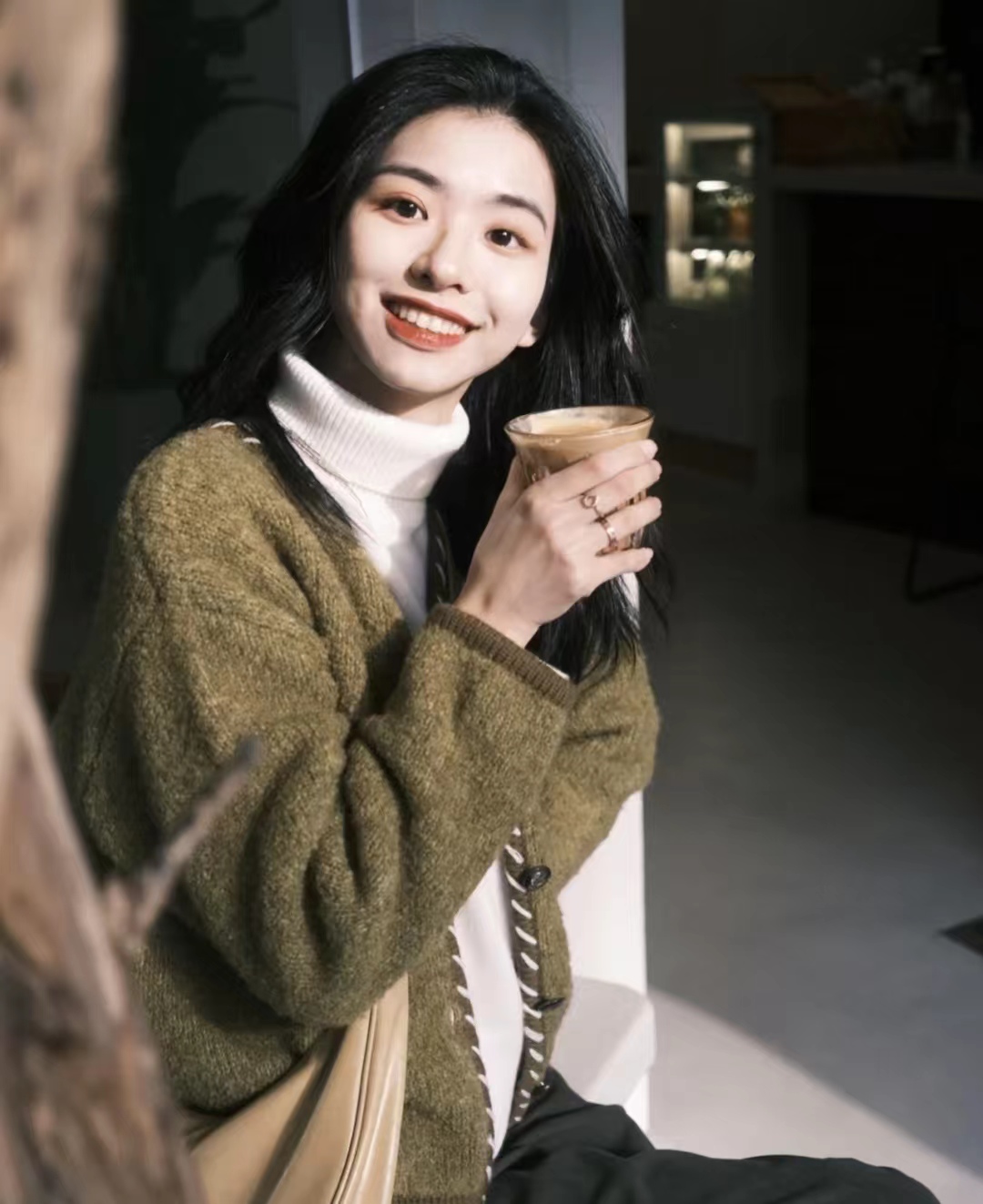 绿色衣服搭配什么颜色好看效果图,绿色最经典的三种颜色搭配