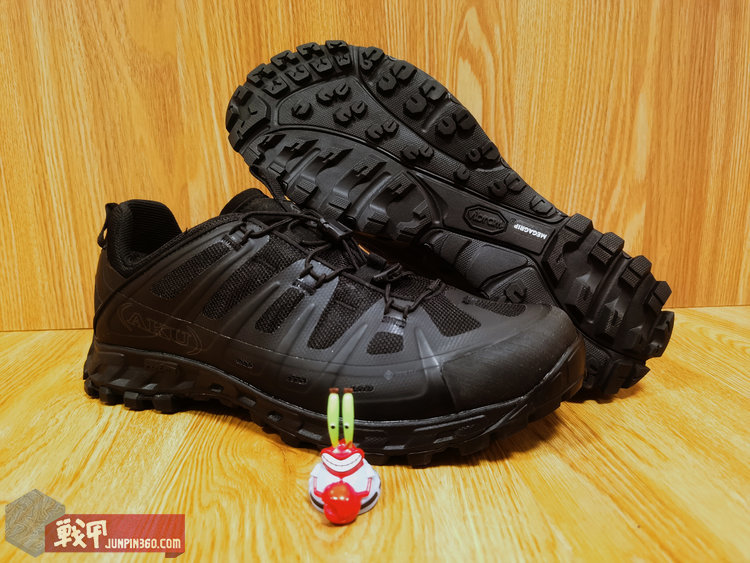 空降到“大秦”上空的萨瓦迪卡