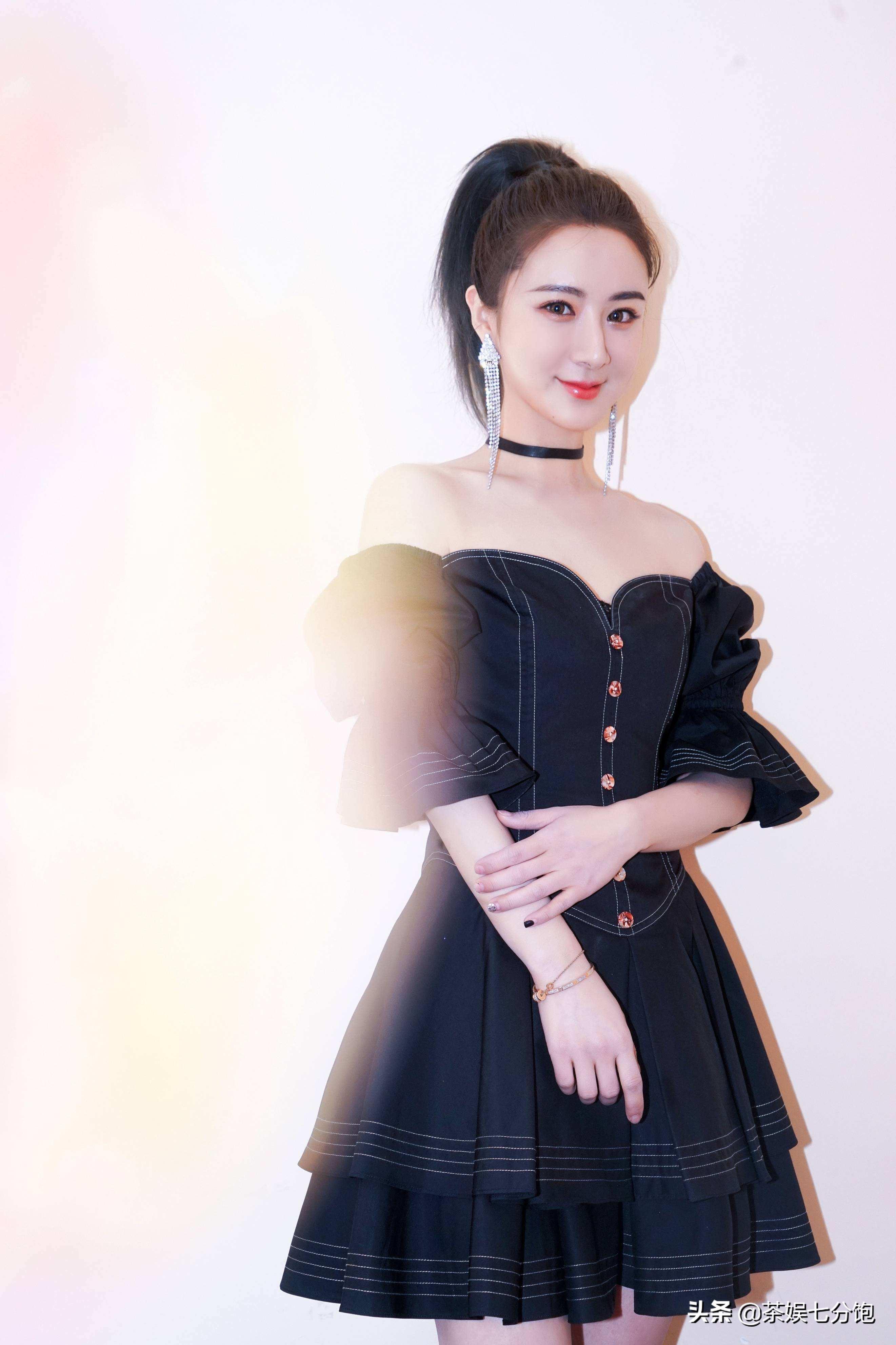 从服装店导购到偷*税漏**被罚13亿，“直播一姐”薇娅如何走向深渊的