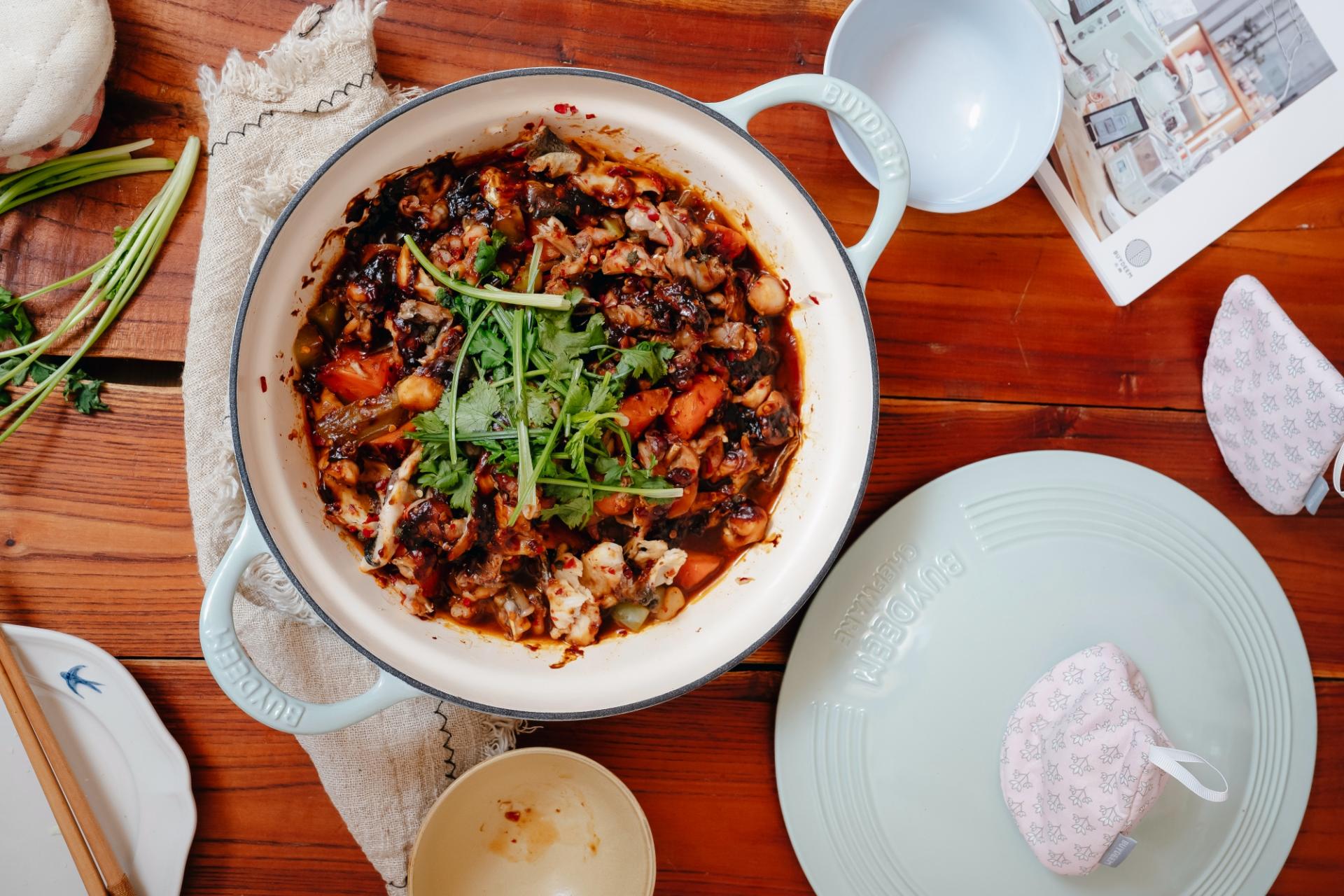 如何挑选一款好的珐琅锅,如何挑选一款性价比高的珐琅锅