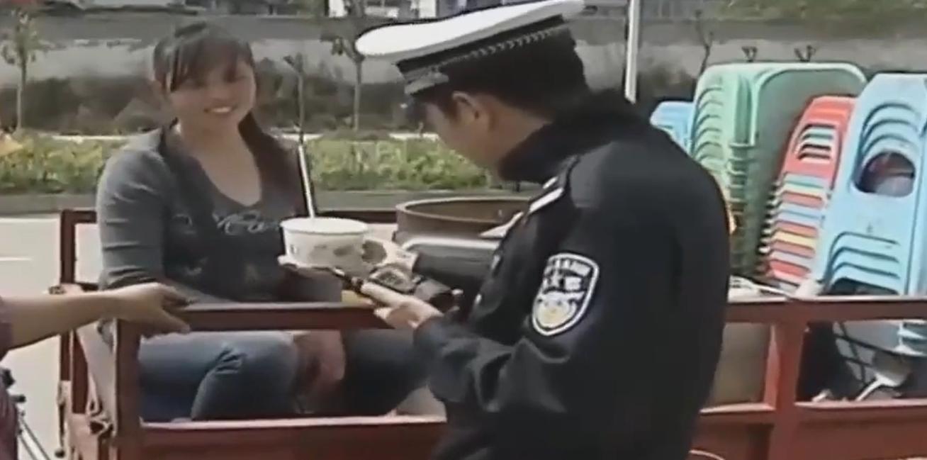 谭乔回应谭谈交通遭下架,谭乔事件引走热度