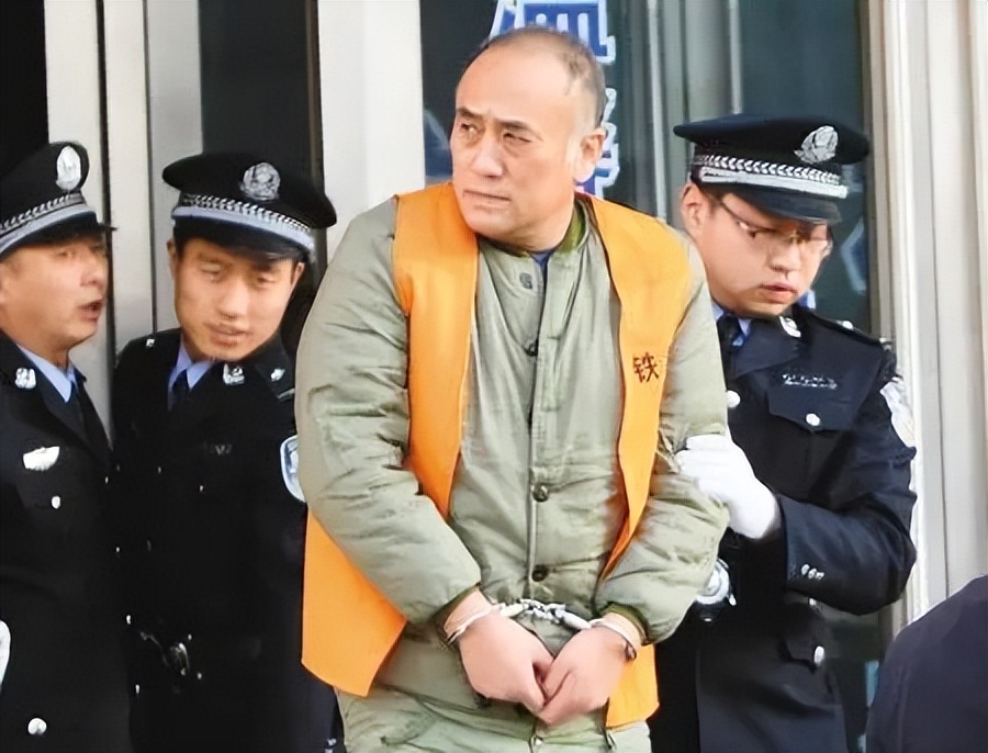 踢假球被处罚降级,踢假球被判10年