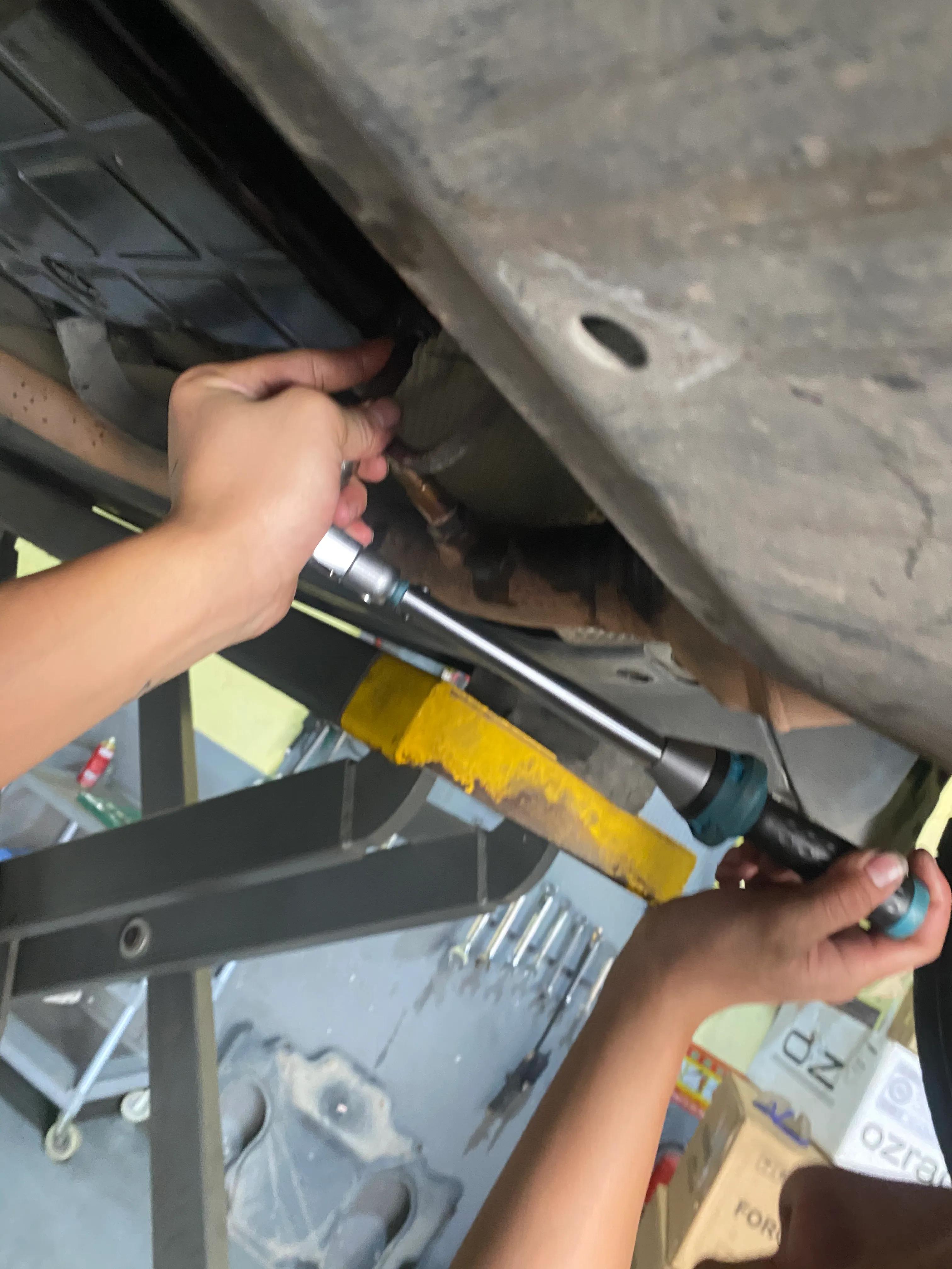 奔驰w211变速箱怎么更换,奔驰w211变速箱更换