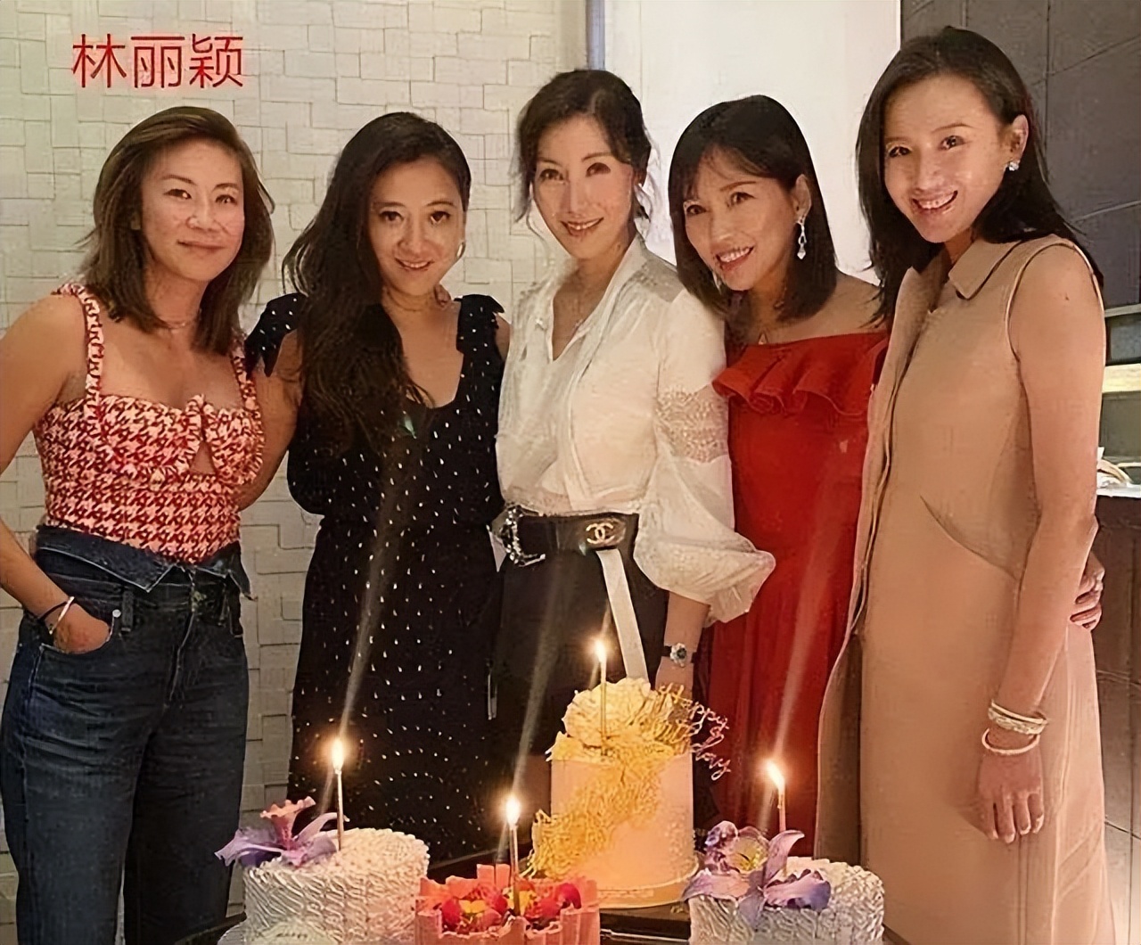 李嘉欣晒与老公合照,李嘉欣晒与许晋亨合照大秀恩爱