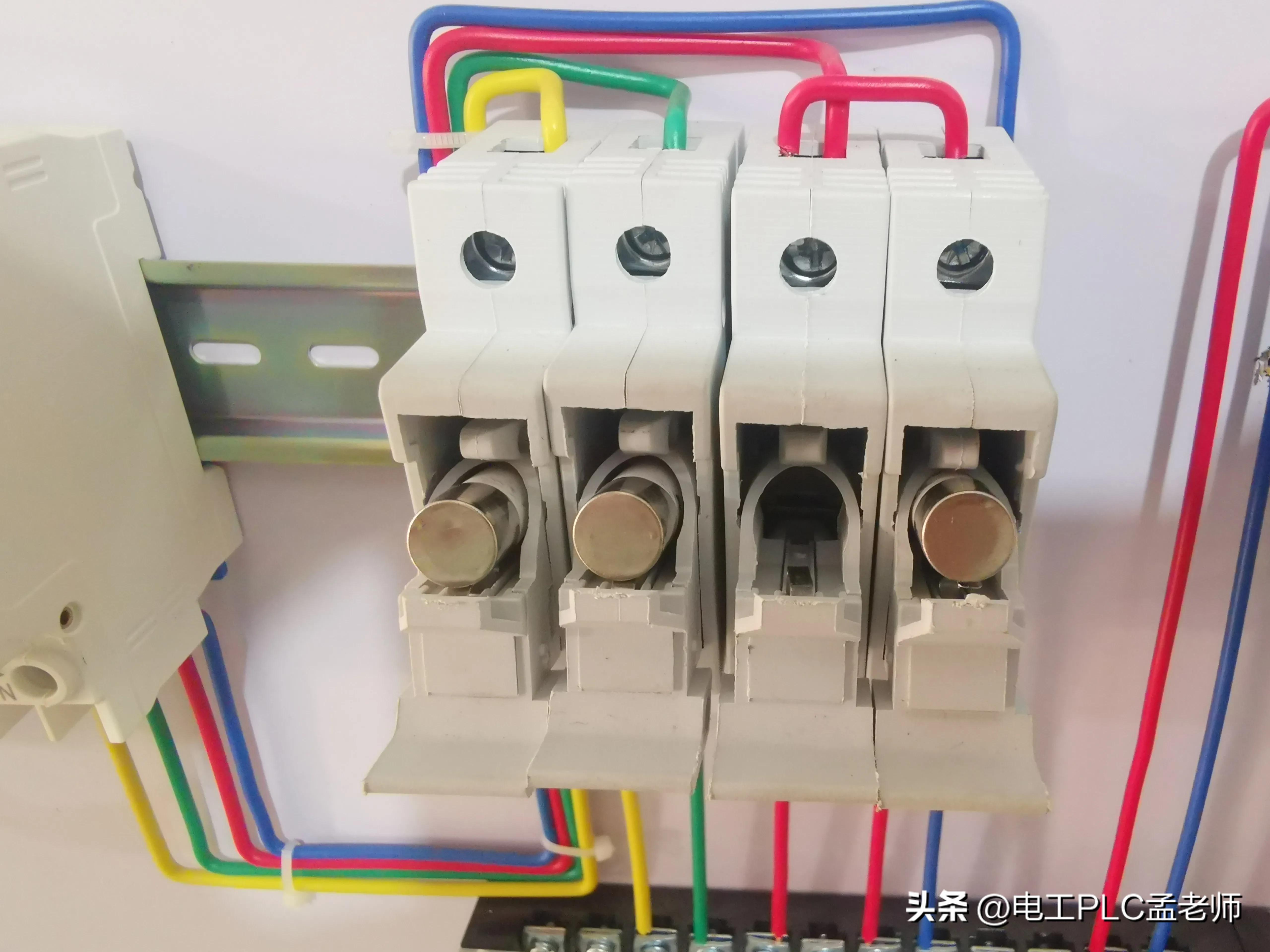 熔断器的保险管,熔断器是配电电器还是保护电器