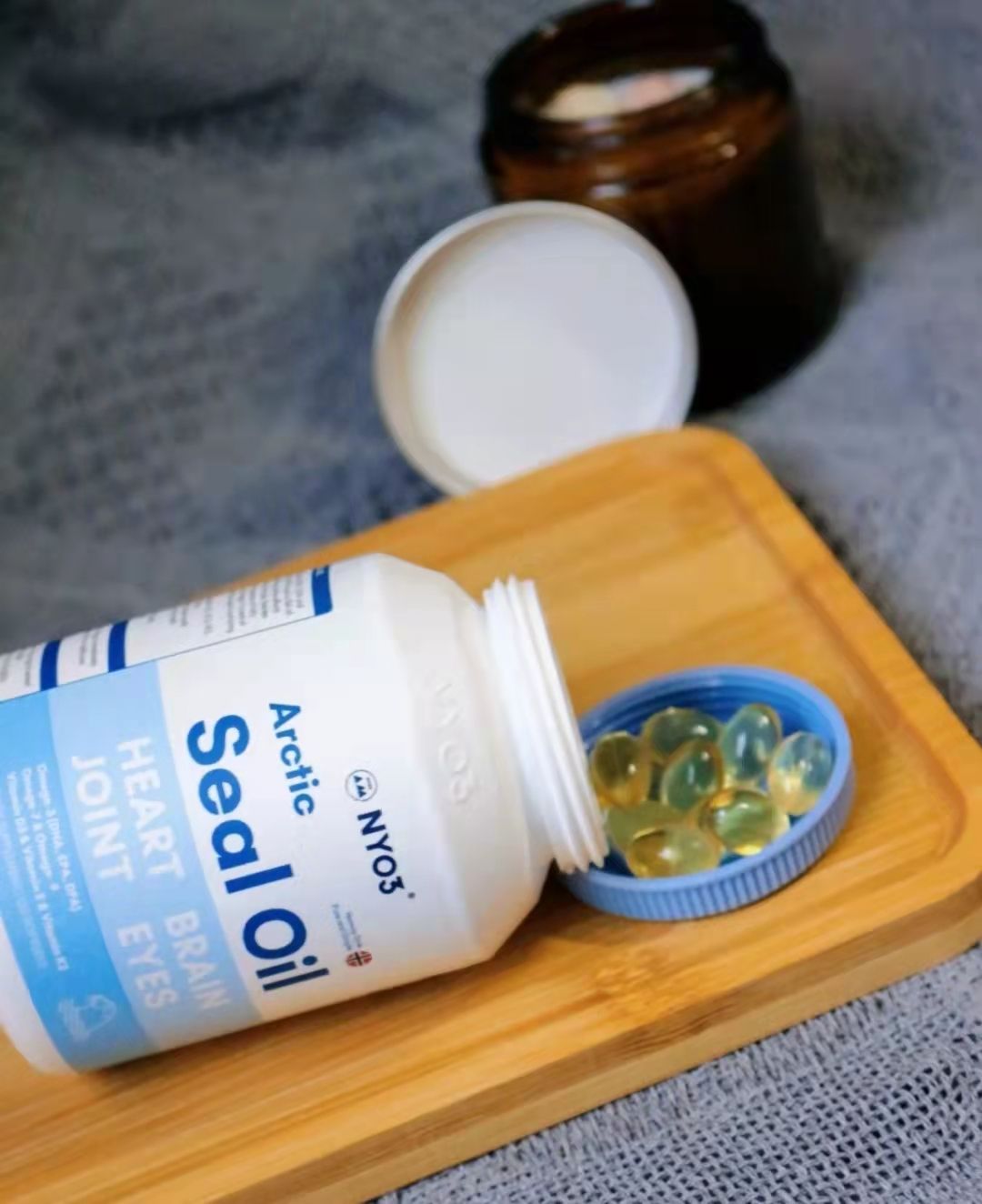 海豹油有哪些成分,海豹油是什么颜色的