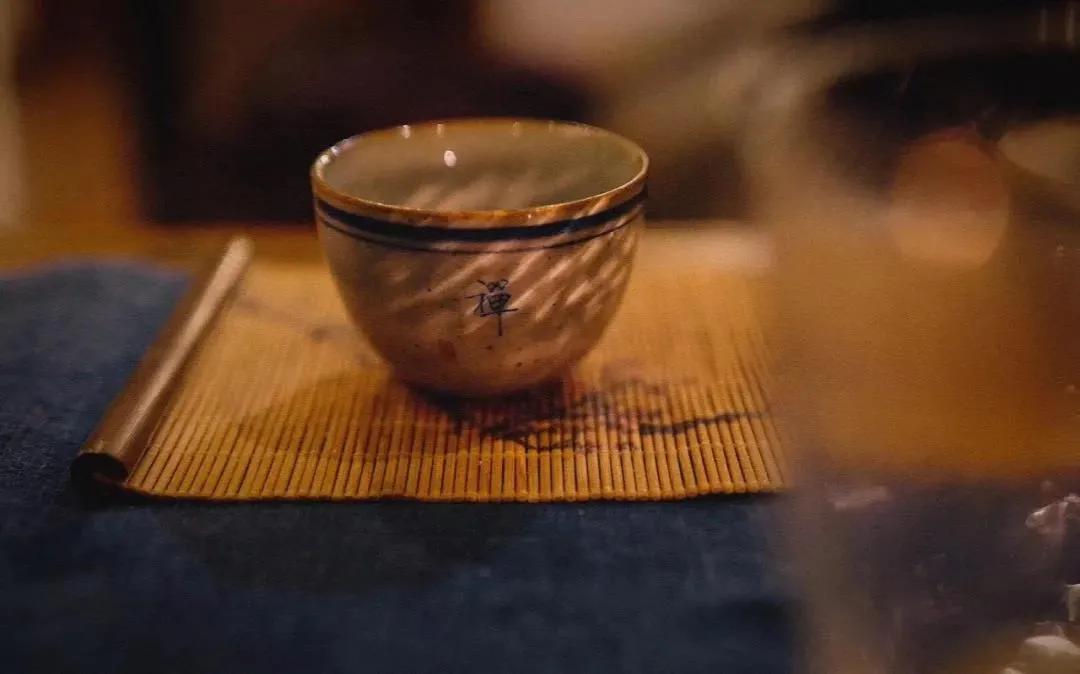 茶满欺人酒满敬人的由来,到底是茶满敬人还是酒满敬人