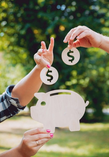 在*今条头日**是写文章赚钱还是发视频赚钱？