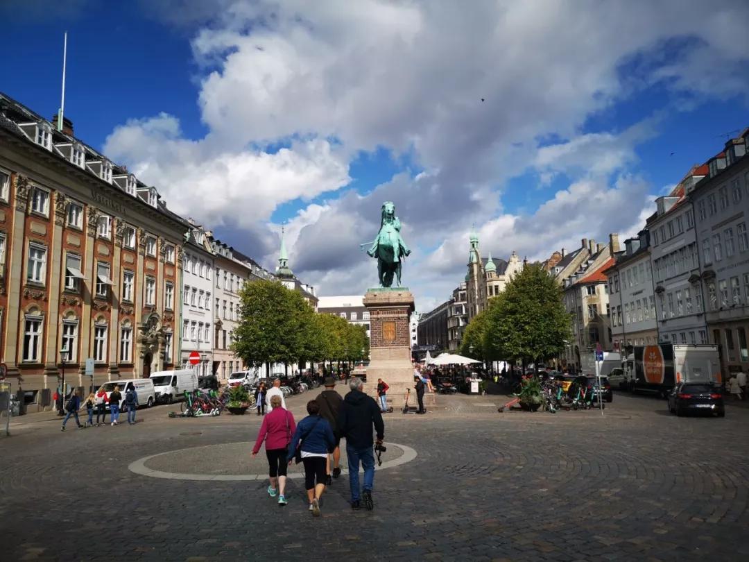 到底谁在忽悠你,到底谁在忽悠谁