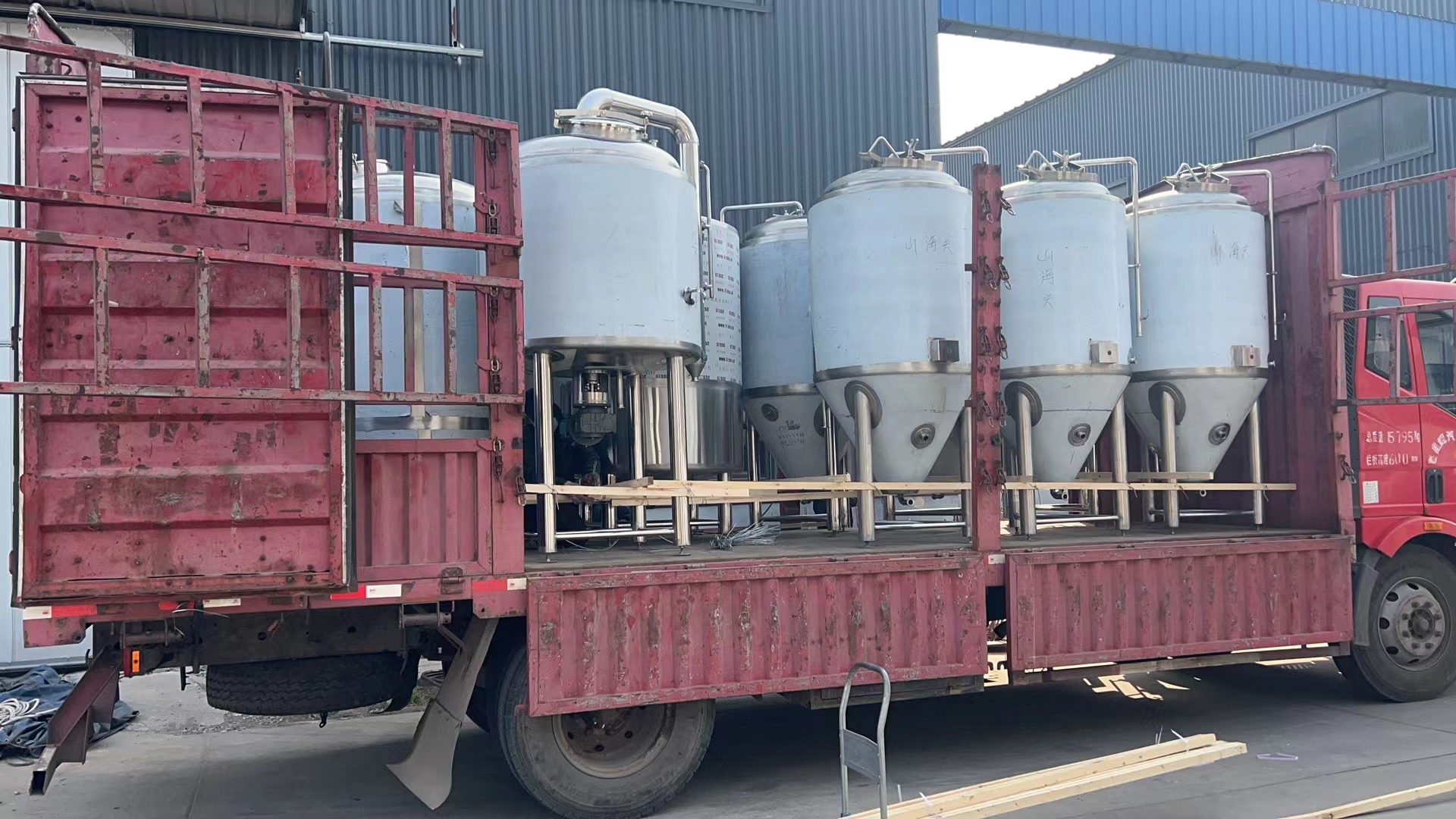 临安灌装机设备介绍,济南精酿啤酒糖化系统设备报价