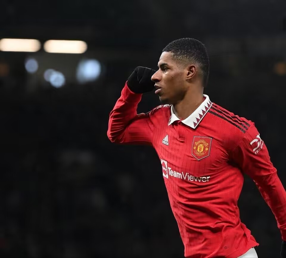 曼联4-1！惨败利物浦的罪人独造3球，“两个窝窝”哥滑跪眼含热泪