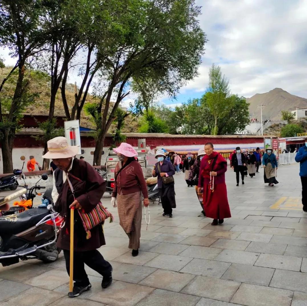 拉萨布达拉宫一万元可以玩下来不,拉萨布达拉宫海拔高度是多少米