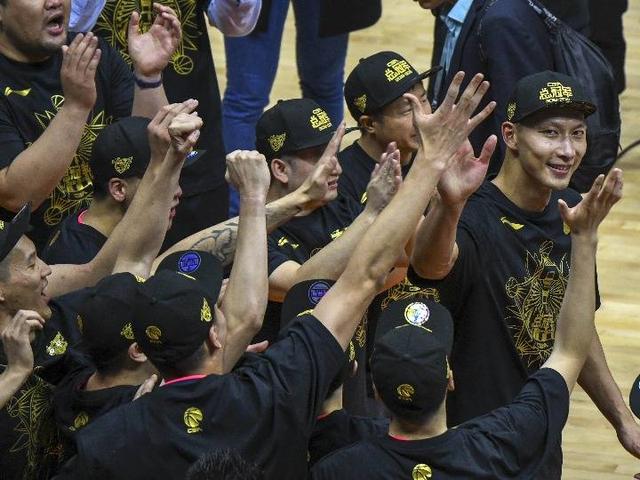 姚明在cba的年薪,2022中超联赛球员或再降薪