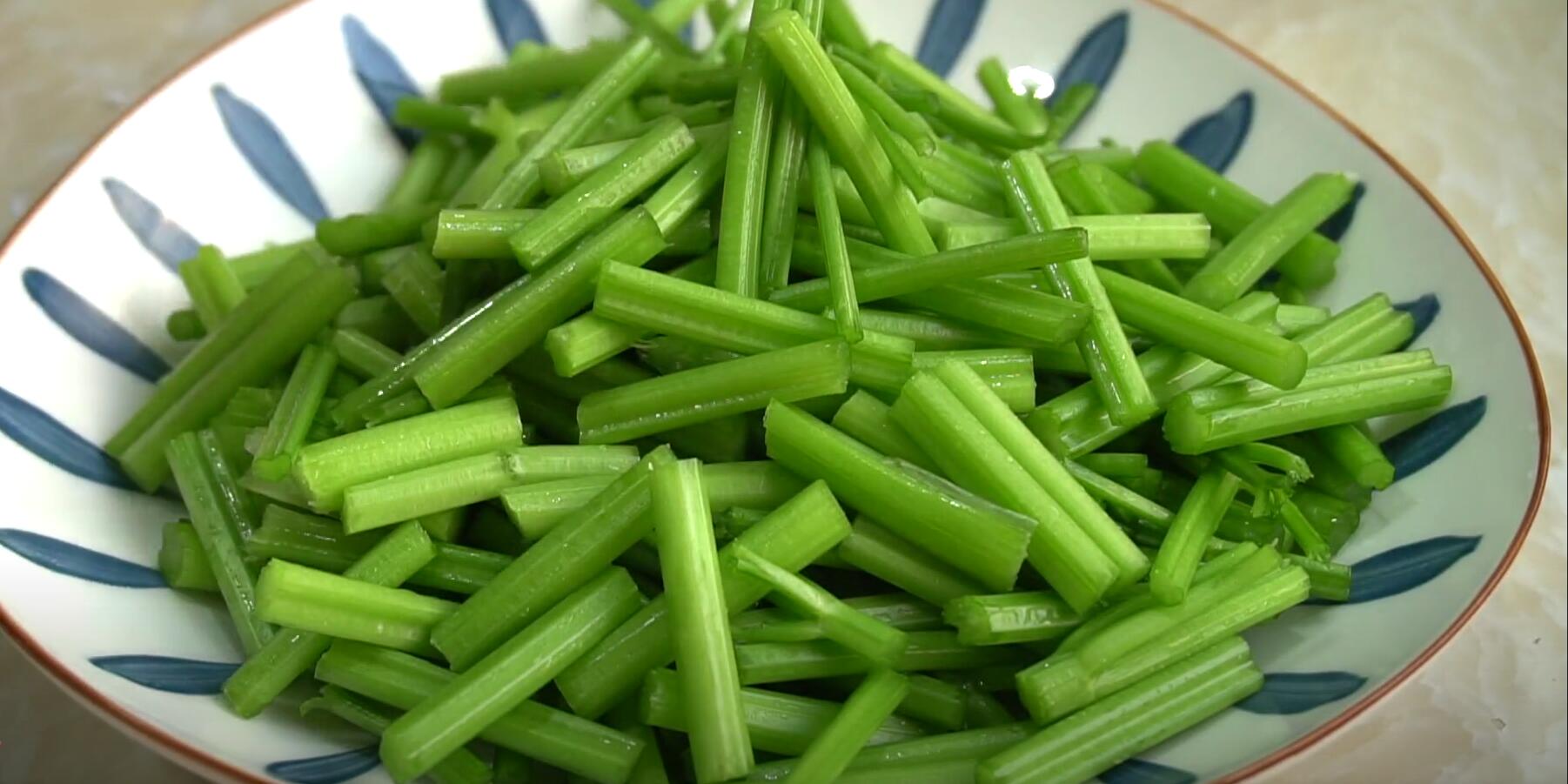 什么菜通便润肠治口臭,预防口臭的菜谱