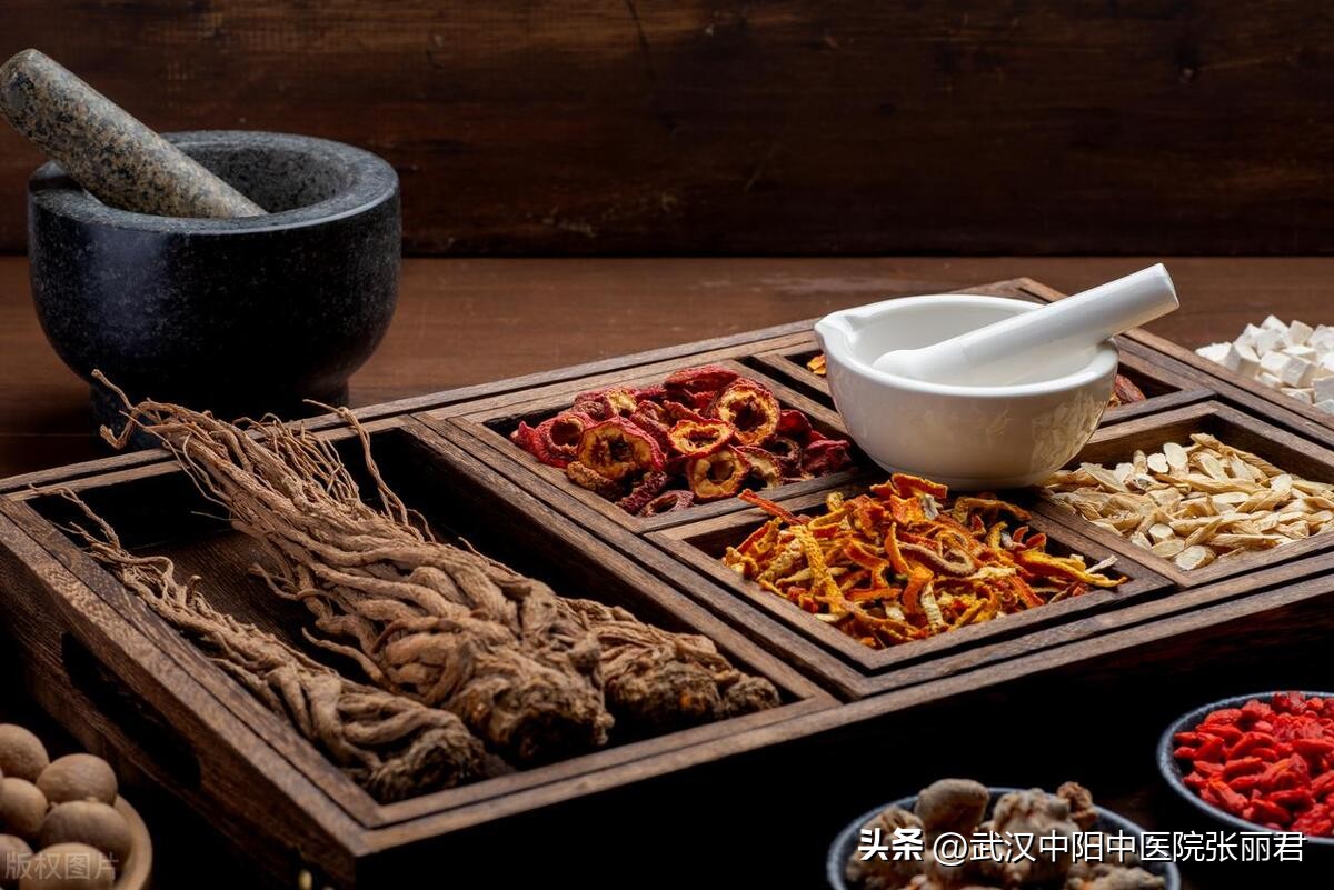 大姨妈半个月来一次量很少,大姨妈半个月了还肚子疼