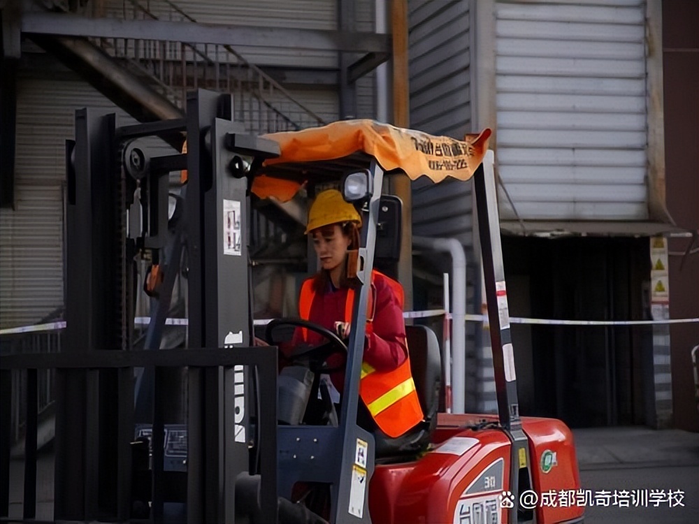 大连叉车证怎么考要多少钱,天津叉车证怎么考要多少钱