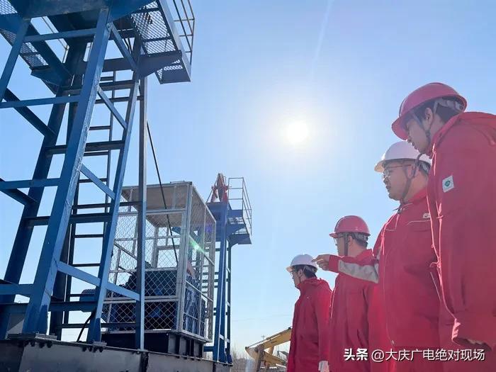 节能、高效、智能!喇嘛甸油田一机双井超长冲程智能抽油机成功投运