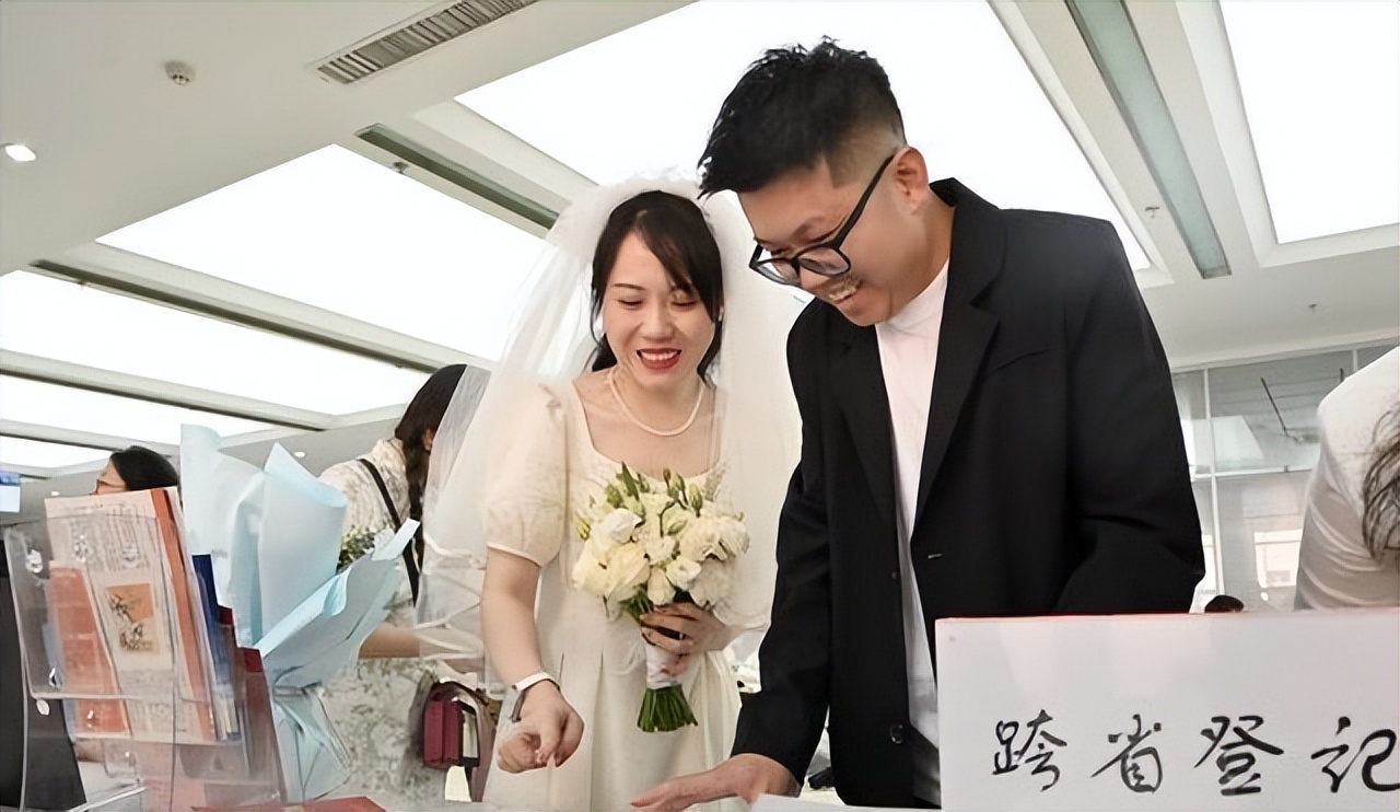 爱情重燃，一季度结婚数量同比大增4万！人口负增长可能得到解决