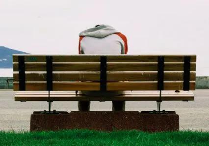 14岁学生被诊断抑郁症,14岁抑郁少年迷信被喂符水死亡